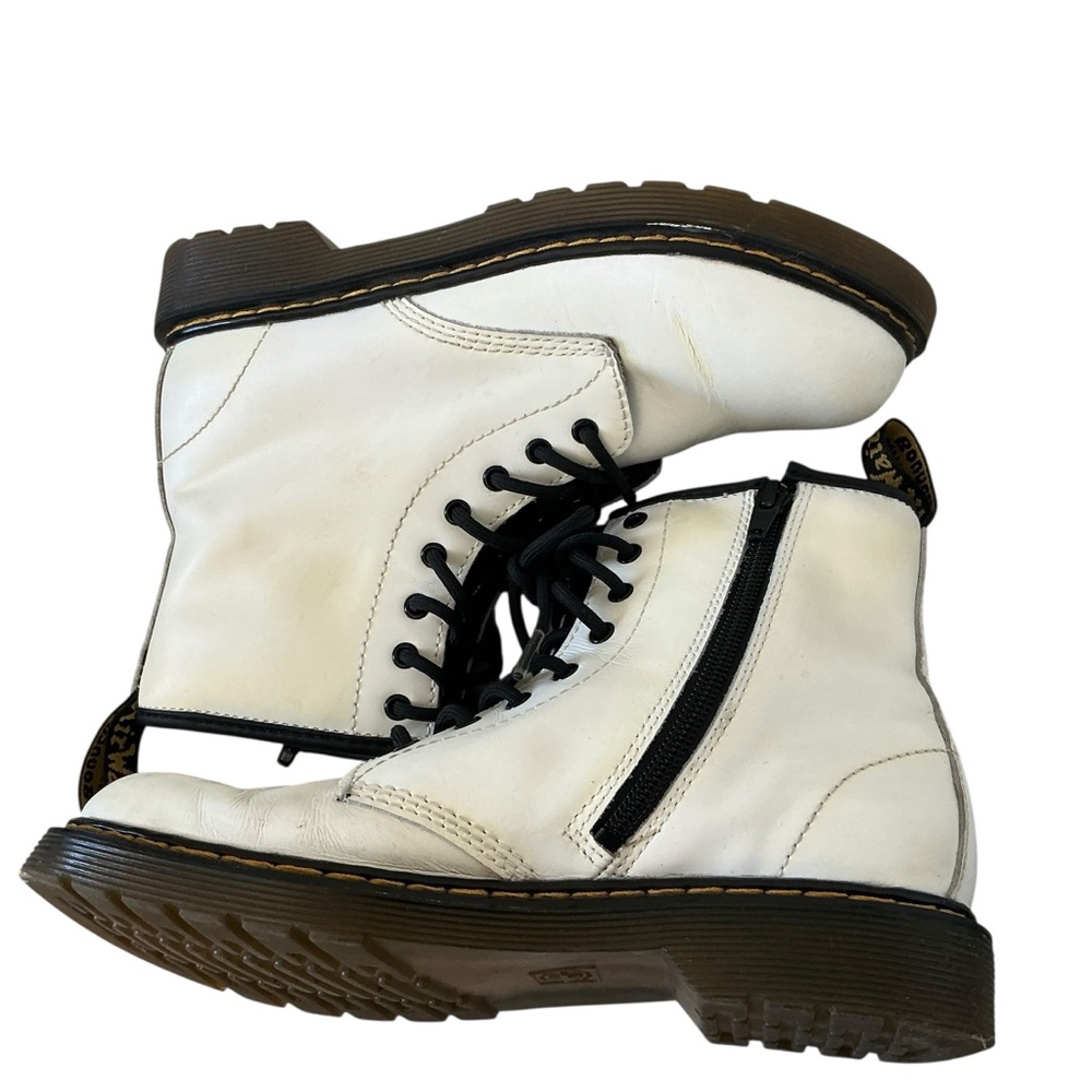 Doc dr martens white 1460 J women’s lace up boots Sz 5